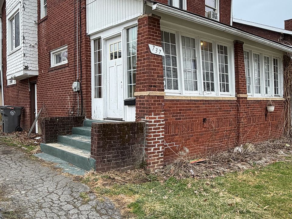 1st image of 737 Lake Dr