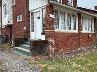 737 Lake Dr, Youngstown, OH 44511