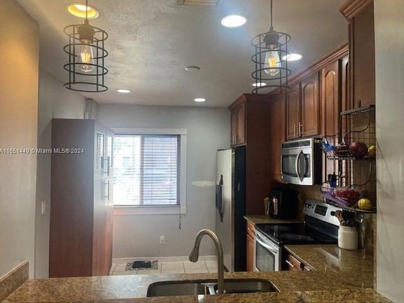 5th image of 756 NW 208th Way