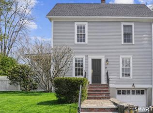 26 Taylor Pl, Southport, CT 06890