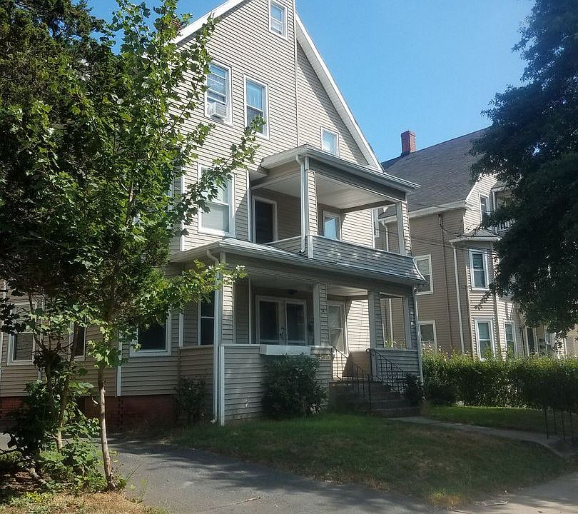 1st image of 34 Roberts St Unit 1