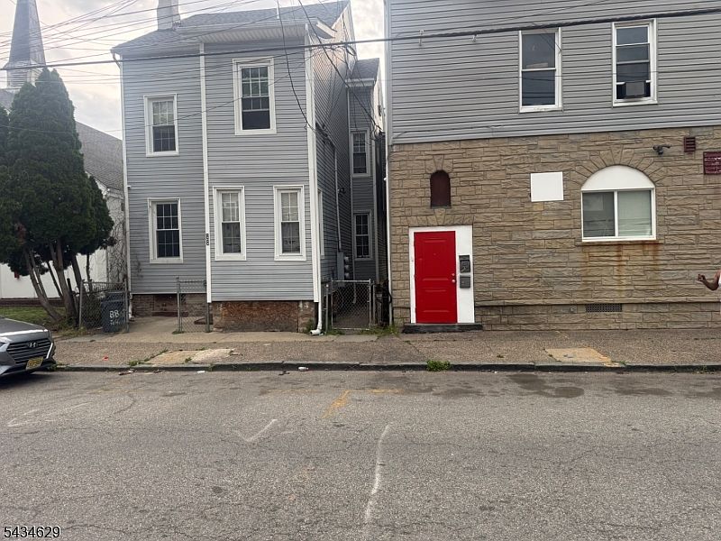 1st image of 84-88 Jefferson St #5