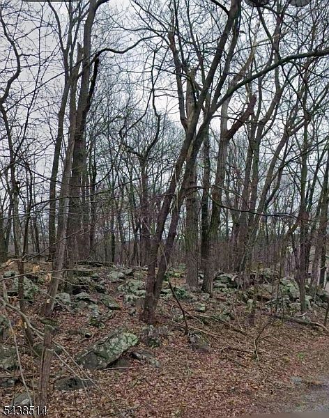 1st image of 4 Hillcrest Dr