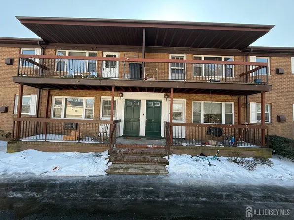 55 Gill Ln APT 31, Iselin, NJ 08830