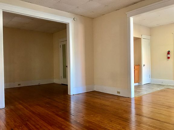 4th image of 230 W 3rd St APT 37