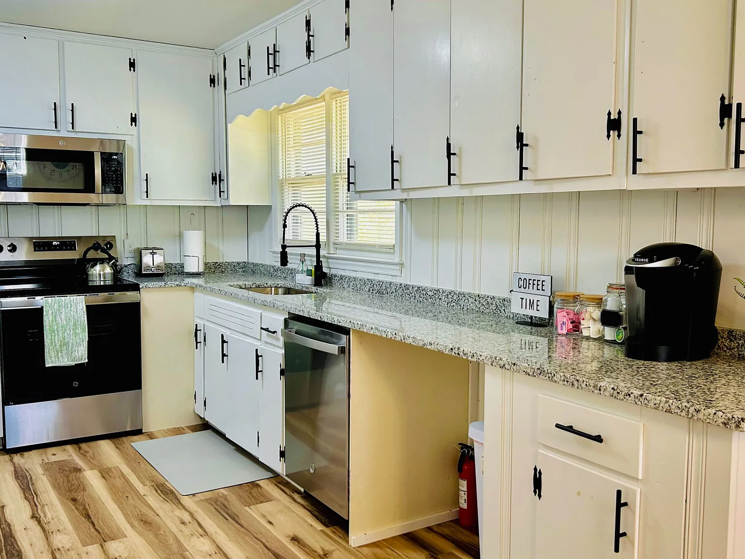 4 bed, 2.0 bath, 1200 sqft, $1,048 — Photo 4