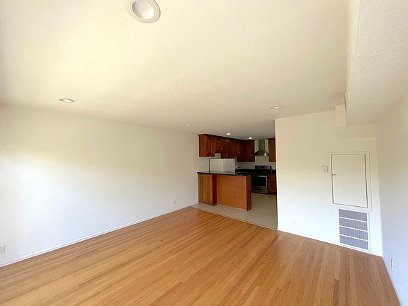 5th image of 635 Scott St APT 5