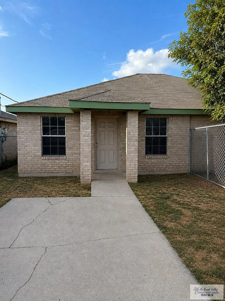 2 bed, 1.0 bath, 1361 sqft, $950 — Photo 1