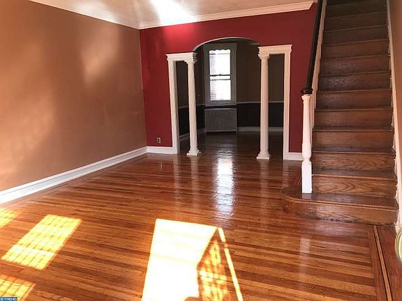 3rd image of 227 Kenilworth Ave