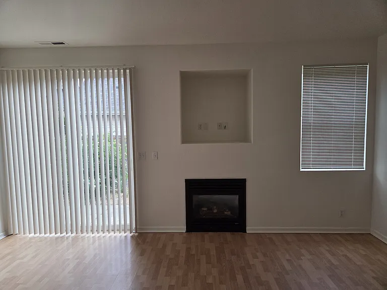 1627 Riley Ln — Photo 8