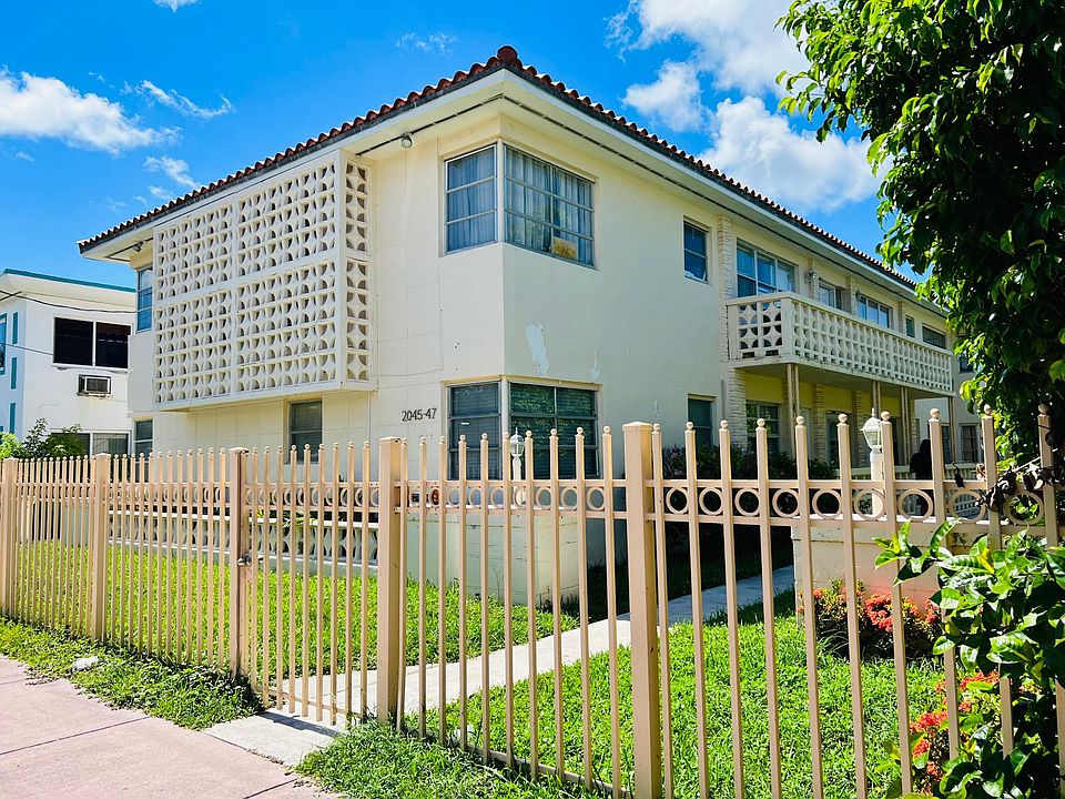 1st image of 2053 Calais Dr #3