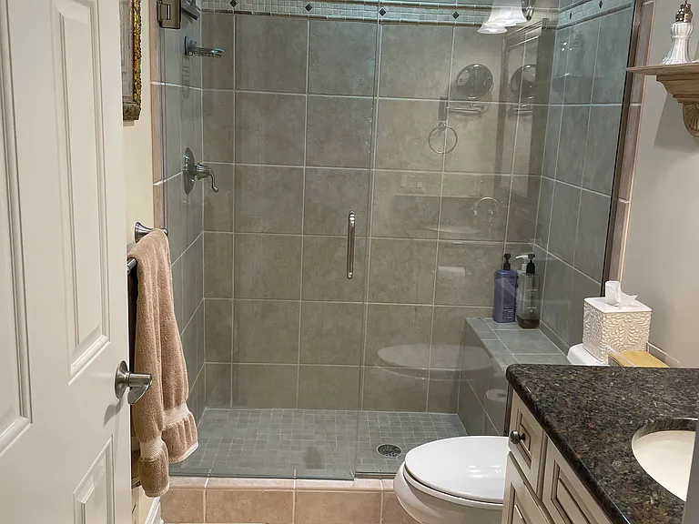 5084 Durnham Dr — Photo 12