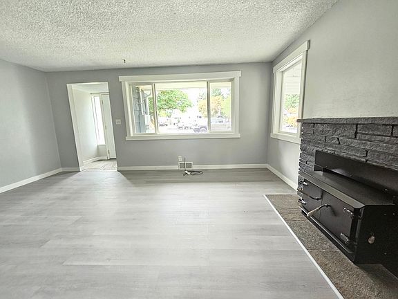 5th image of 13218 8th Pl SW