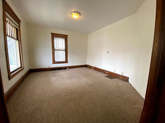 4th image of 2315 Olive St APT 1