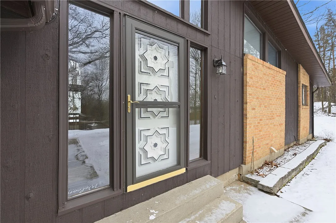 114 Clifford Ln photo 1