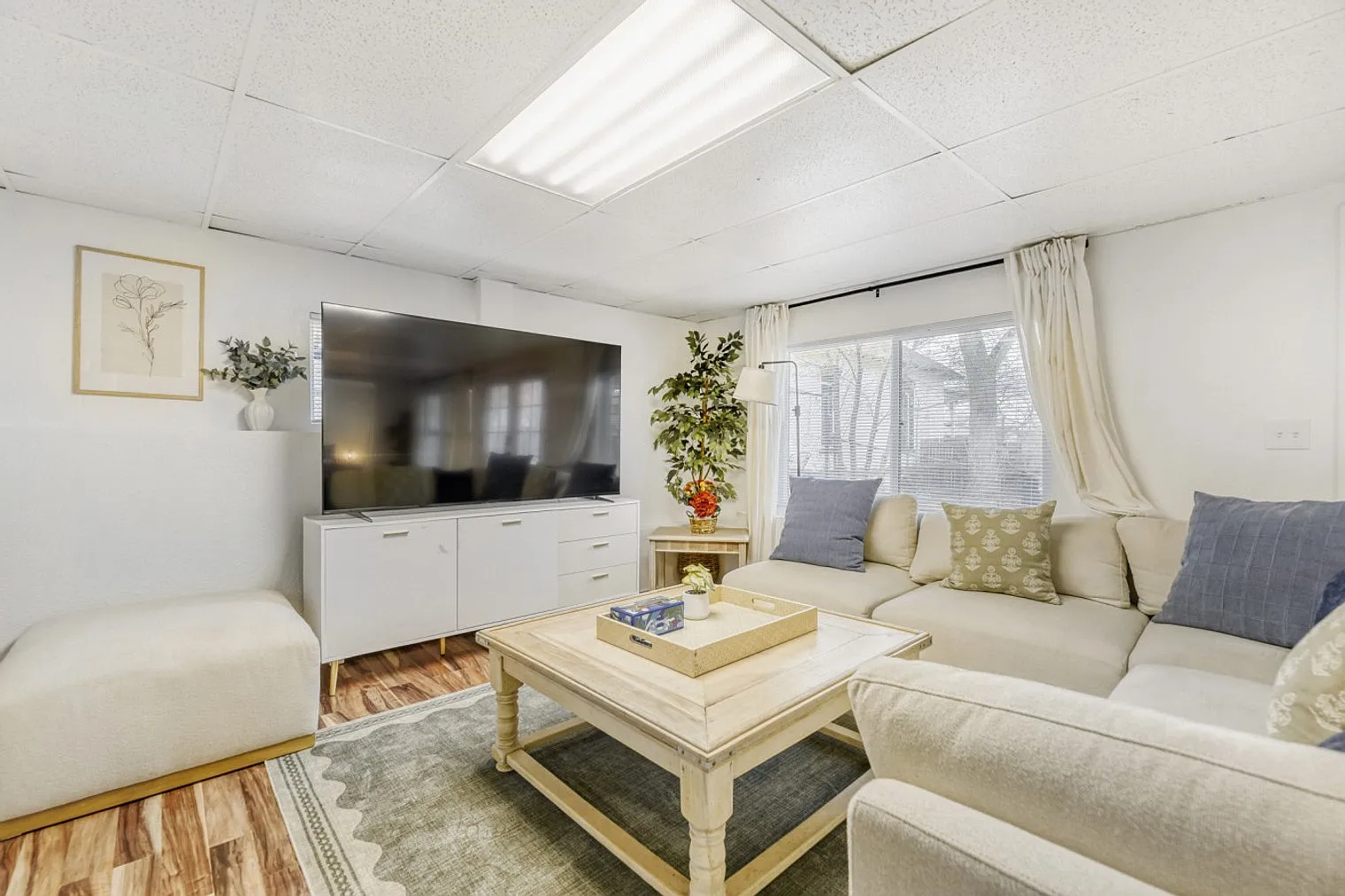 2 bed, 2.0 bath, $4,061 — Photo 3