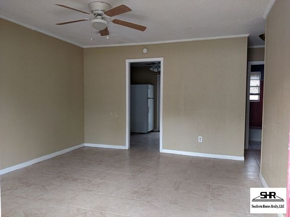 5th image of 1279 Lake Dr #B