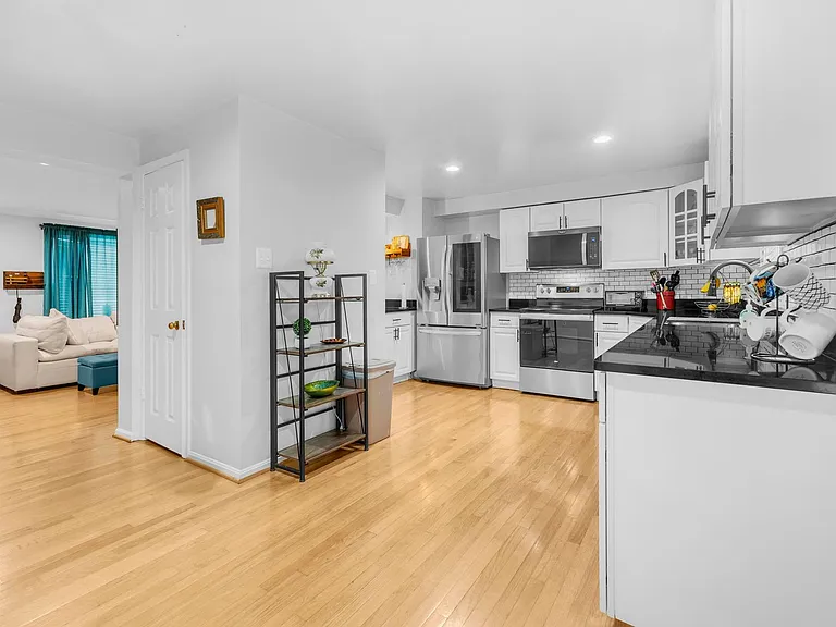 7113 Latour Ct — Photo 8