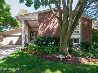 1980 Carriage Hill Rd, Lisle, IL 60532