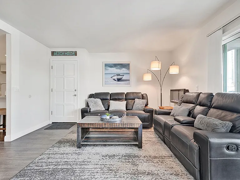 7405 Seashore Dr — Photo 4
