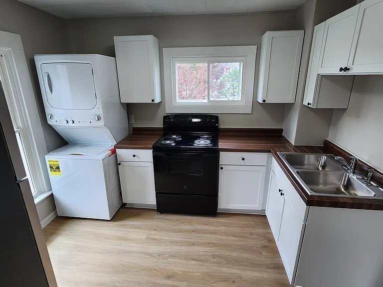 147 Wallace St — Photo 1