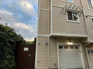 4342C 7th Ave NE, Seattle, WA 98105
