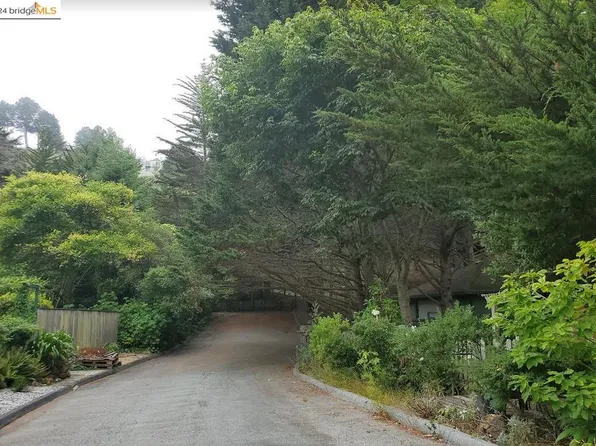 900 Oddstad Blvd, Pacifica, CA 94044