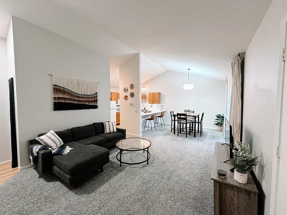 6711 Boca Vista Dr NE #301