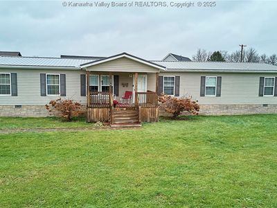 374 Sunnybrook Dr, Hurricane, WV, 25526