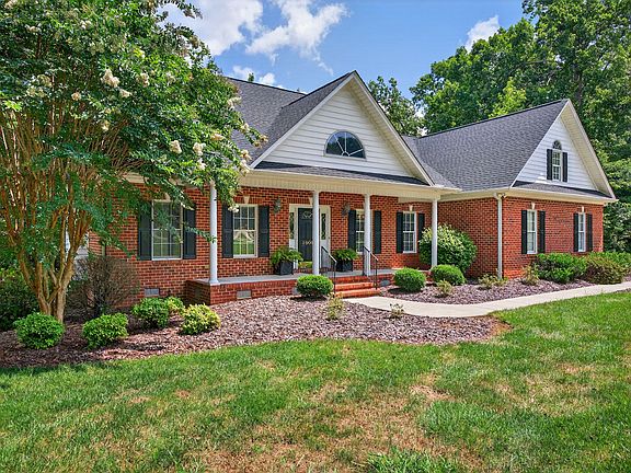 5th image of 2901 Shelly Graham Dr