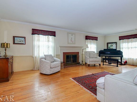 4th image of 209 Fleetwood Dr