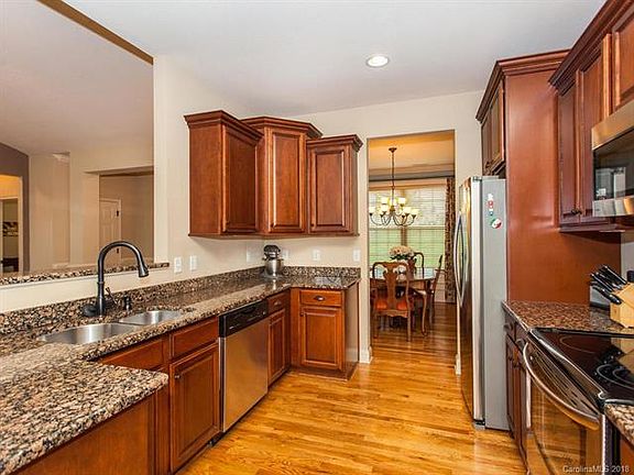 4th image of 34 Big Sky Ct