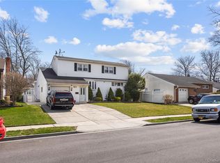 21 Darewood Lane, Valley Stream, NY 11581