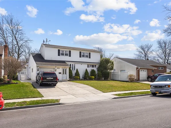 21 Darewood Lane, Valley Stream, NY 11581