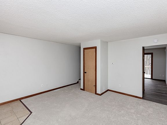 5th image of 617 Hickory Hill Ln