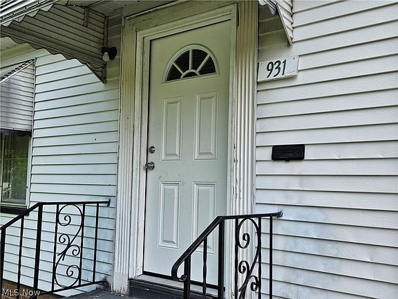 3rd image of 931 Yellowstone Rd