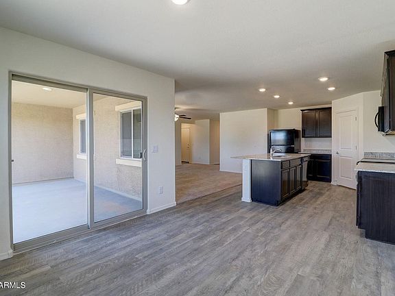 5th image of 473 W Black Hawk Pl