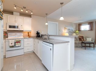 Viewmont Heights, Saanich, BC V8Z 5L2