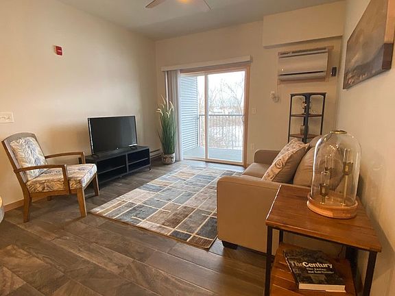 4th image of 707 La Crosse St APT 201