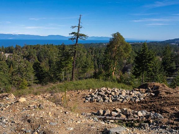 4th image of 7396 High Ridge Cres