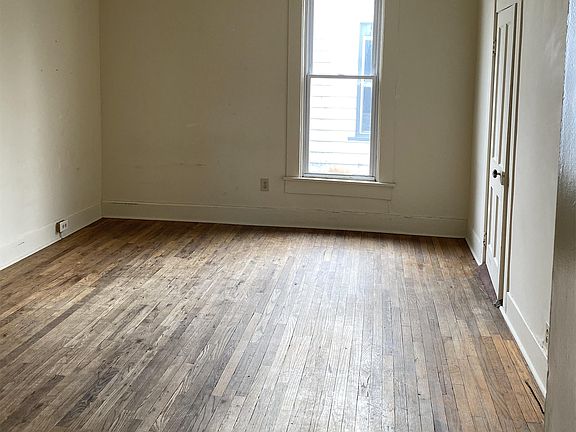 2nd image of 741 S Noble St APT 2