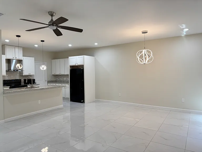 1413 El Caporal Dr — Photo 7
