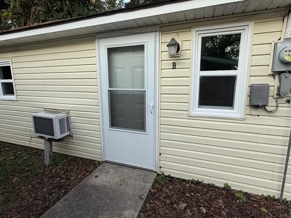 220 Winn St APT B, Mount Sterling, KY 40353