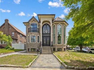 22004 43rd Ave, Bayside, NY 11361