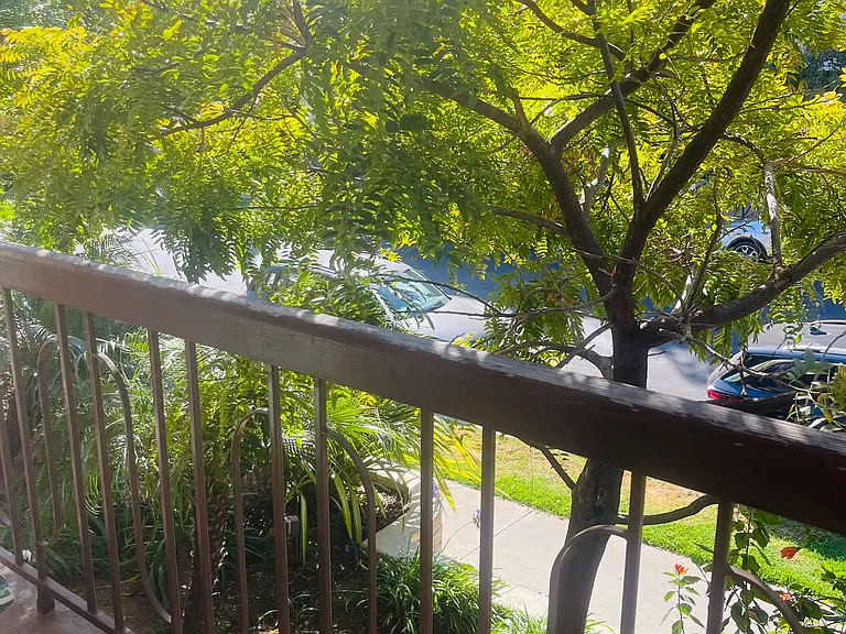 11718 Goshen Ave #6 — Photo 10