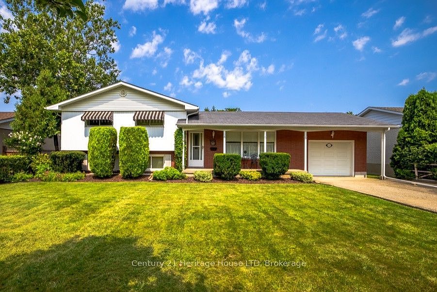 1st image of 121 Lockhart Dr