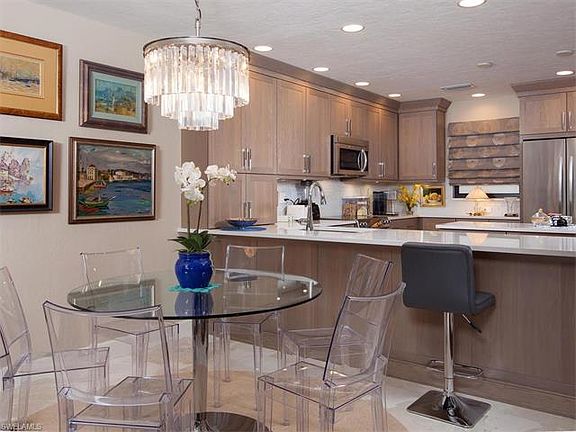 3rd image of 991 Collier Ct APT A212