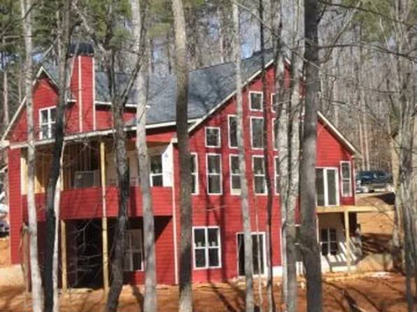 150 Foxy Ln, Martin, GA 30557