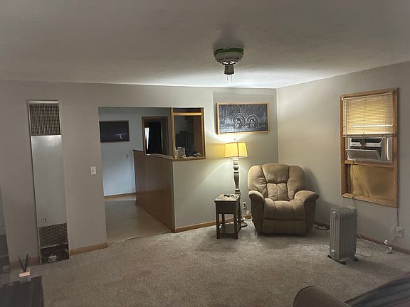 4th image of 214 W 5th St