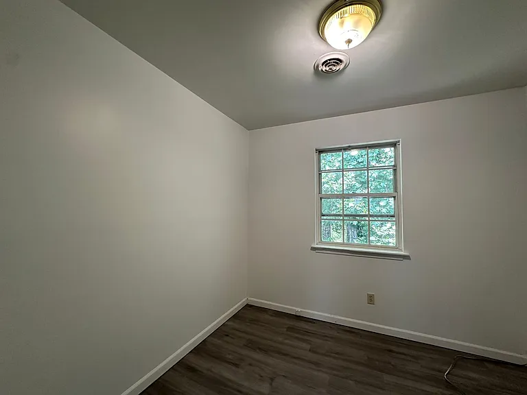 270 Albert Ct — Photo 23